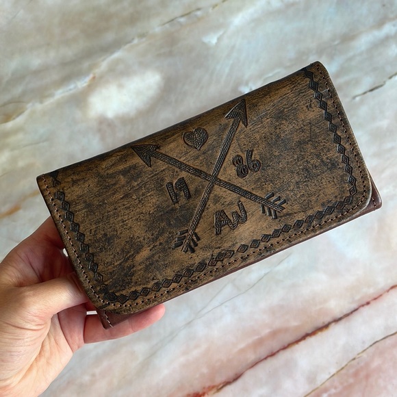 AMERICAN WEST | Cross My Heart Tri-Fold Wallet - Picture 2 of 8